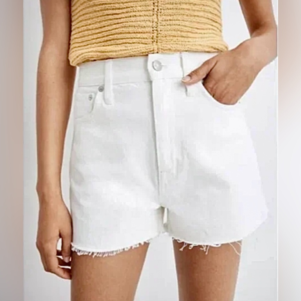 Madewell White Relaxed Denim Raw Hem Shorts Womens Sz 32 Button Fly Cut Offs